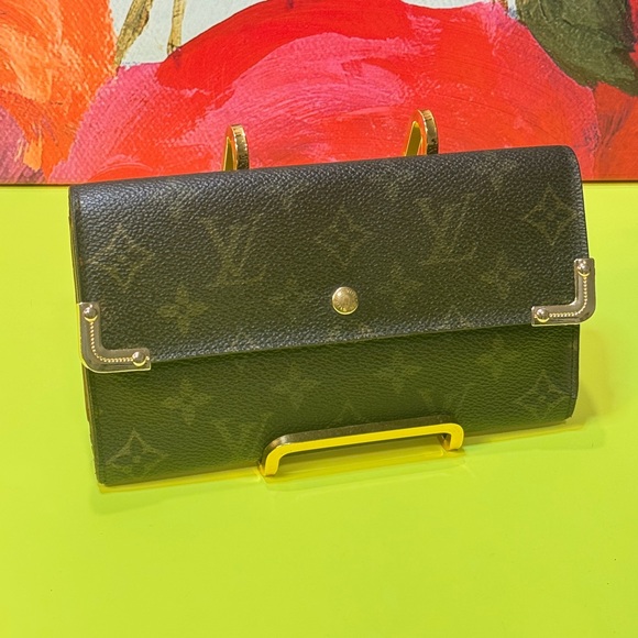 Louis Vuitton Olive Monogram Clutch - Picture 8 of 12